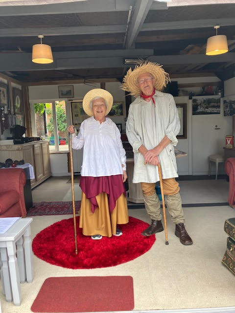 Roy and Ann 3 Roy and Ann Gudgin - human scarecrows